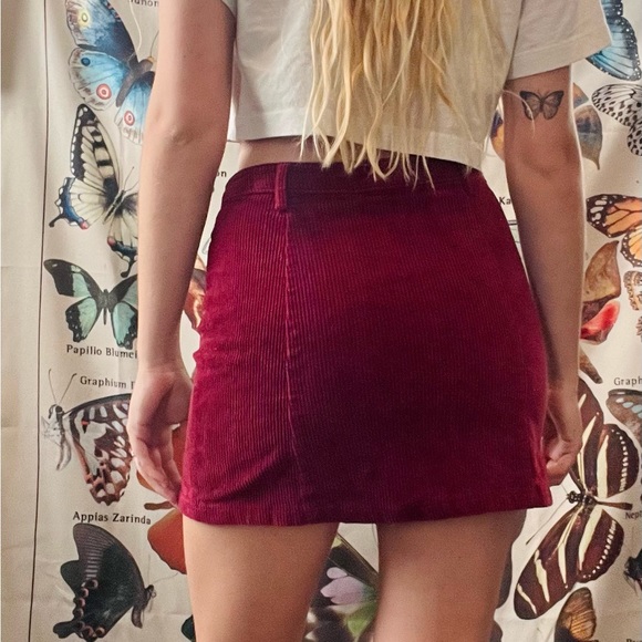 Red faux corduroy skirt - Picture 5 of 5